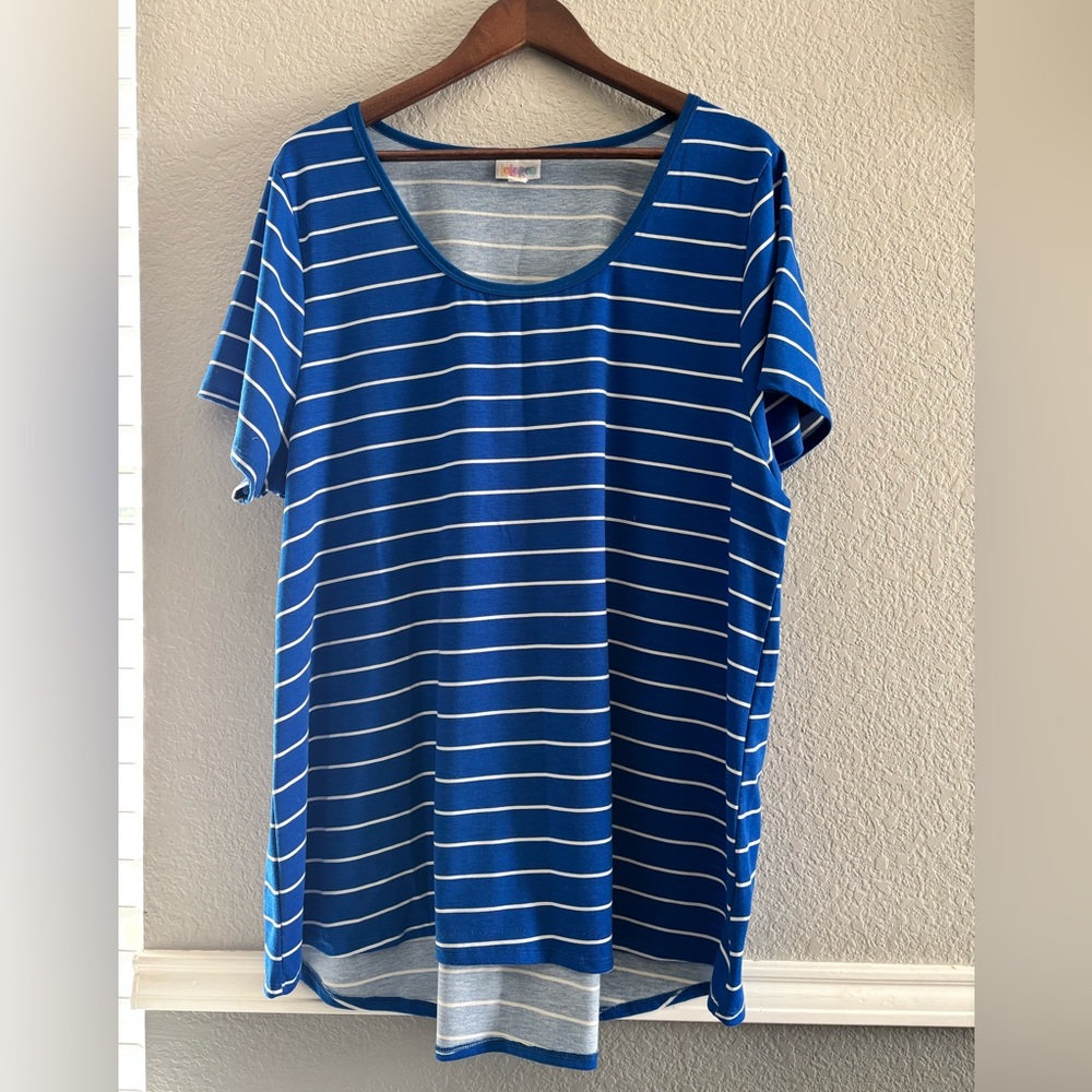 LuLaRoe Blue & White Striped Top – Size 3XL